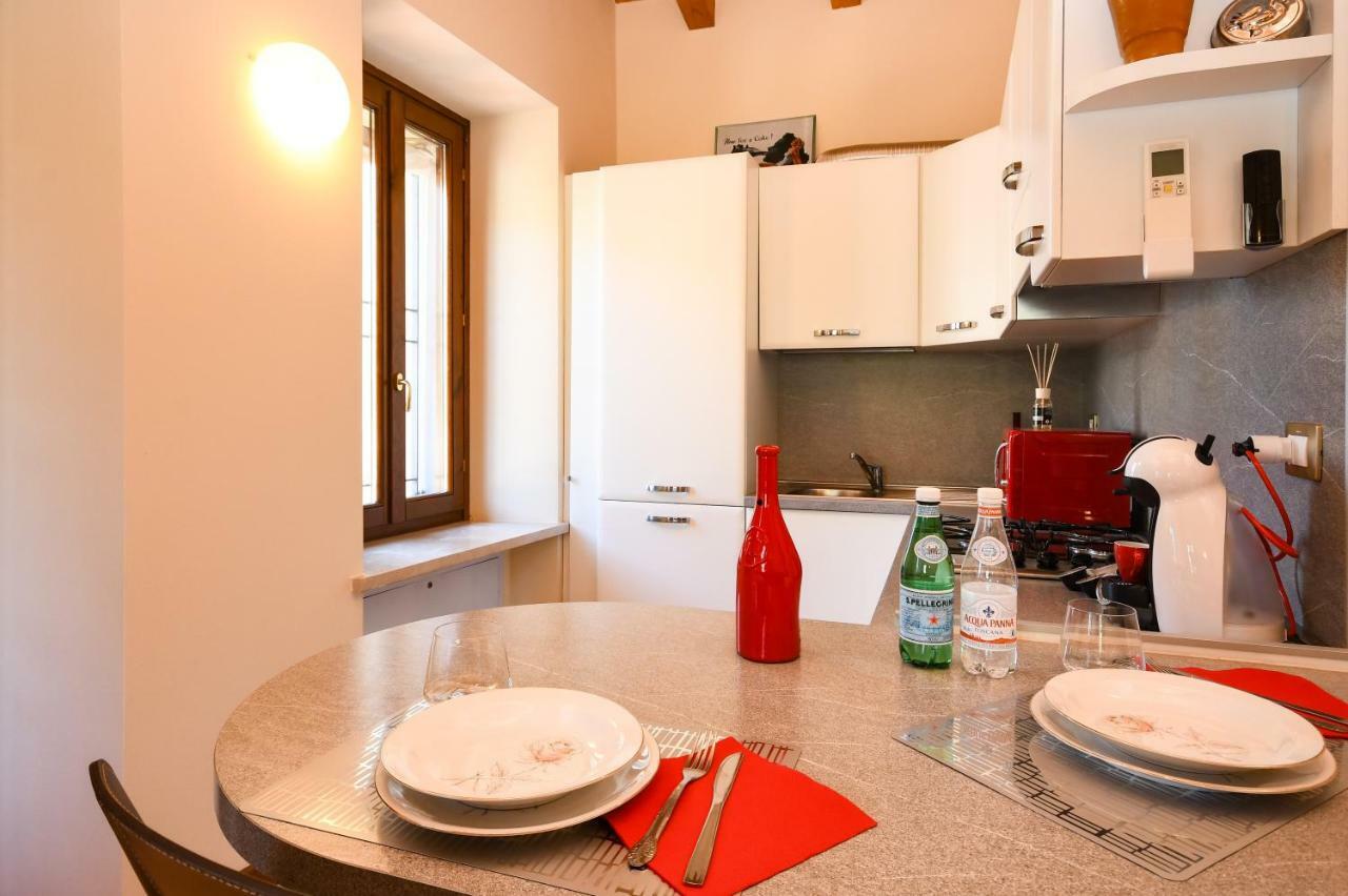 Catullo Apartments 西尔米奥奈 外观 照片